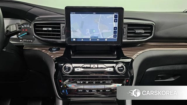 Ford Explorer 6th Generation 2023 Белый из Кореи, фото 3