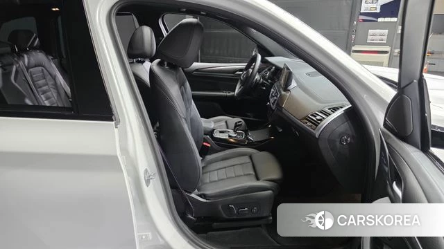 BMW X3 (G01) 2024 Белый из Кореи, фото 3