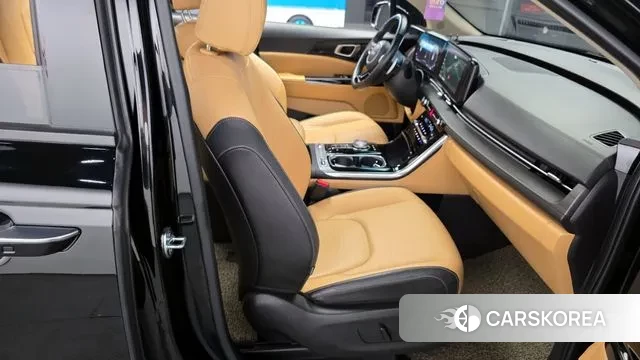 Kia Carnival 4th generation 2023 Черный из Кореи, фото 3