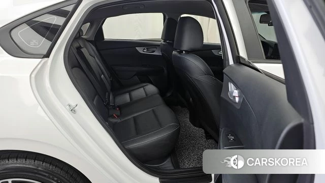 Kia The New K3 2nd generation 2022 Белый из Кореи, фото 3