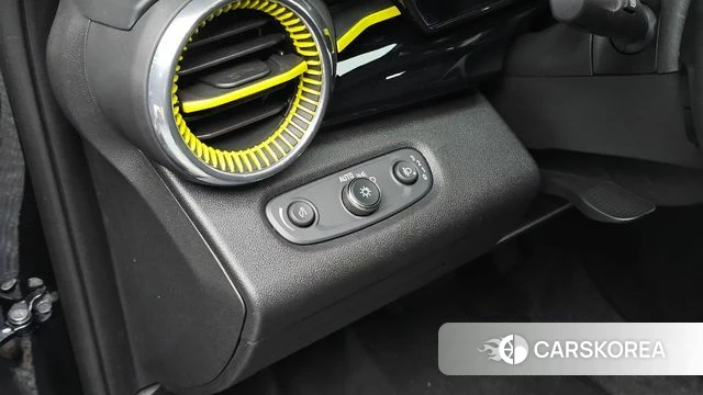 Chevrolet (GM Daewoo) Trax Crossover 2024 Черный из Кореи, фото 3
