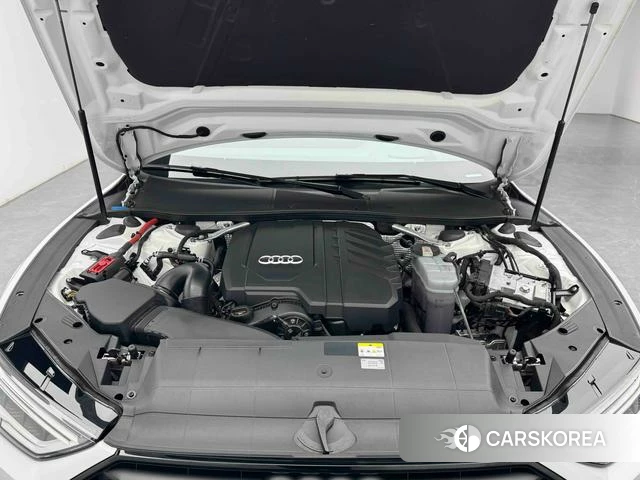 Audi A7 2023 Белый из Китая, фото 3