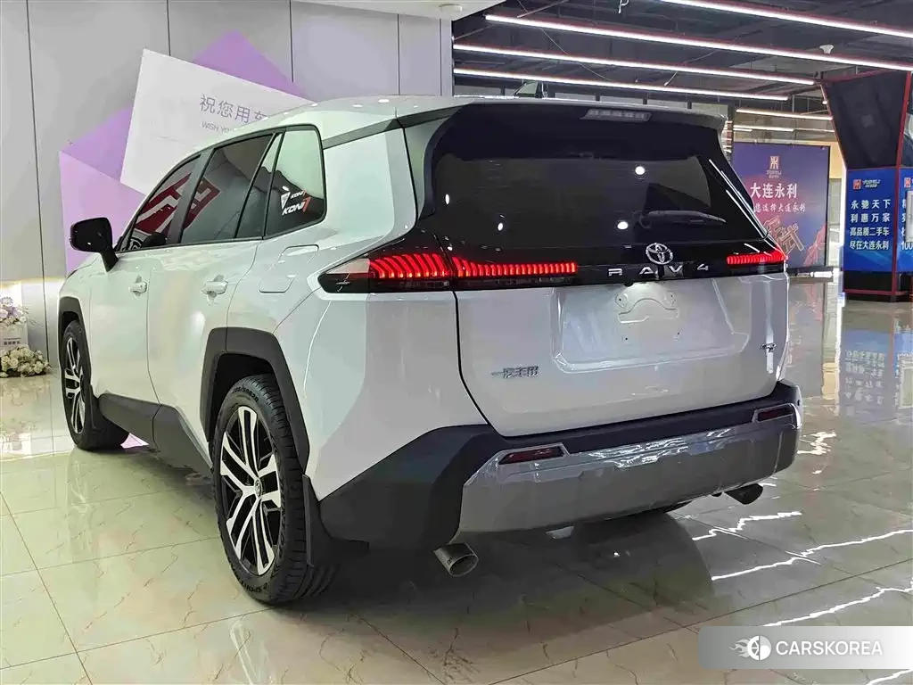 Toyota RAV4 2026 Белый из Китая, фото 3