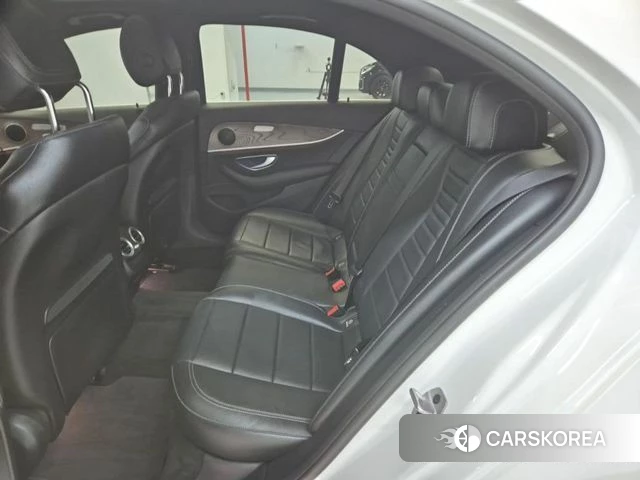 Mercedes-Benz E-Class W213 2023 Белый из Кореи, фото 3
