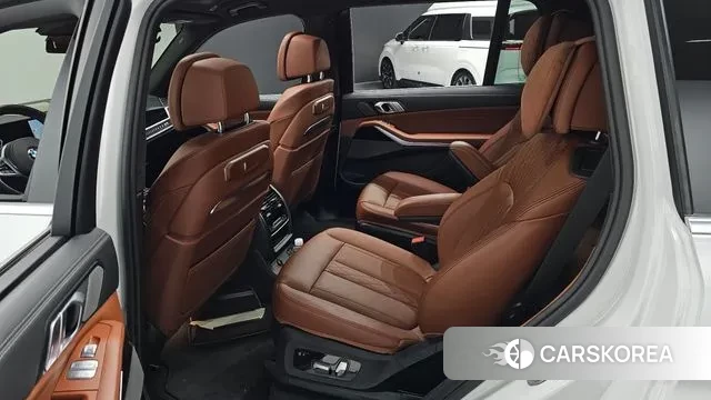 BMW X7 (G07) 2023 Белый из Кореи, фото 3