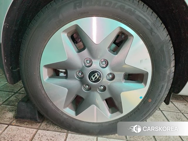 Hyundai Staria 2025 Серебряный из Кореи, фото 3