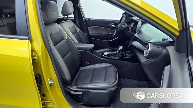 Chevrolet (GM Daewoo) Trax Crossover 2023 Желтый из Кореи, фото 3