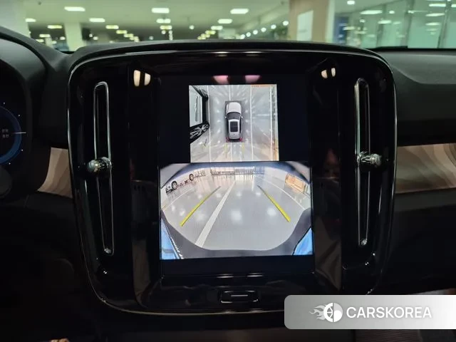 Volvo XC40 Richards 2024 Белый из Кореи, фото 3