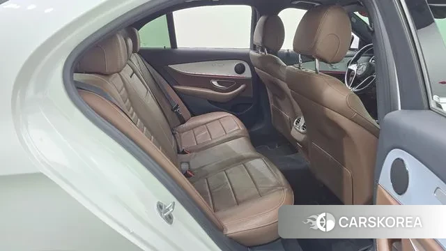 Mercedes-Benz E-Class W213 2021 Белый из Кореи, фото 3