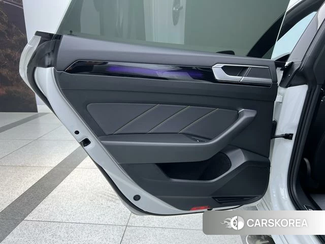 Volkswagen CC 2023 Белый из Китая, фото 3