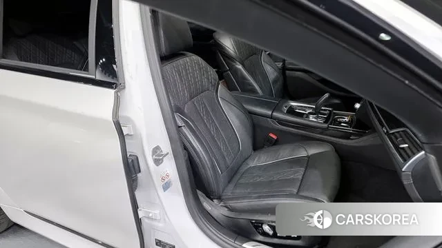 BMW 7 Series (G11) 2018 Белый из Кореи, фото 3