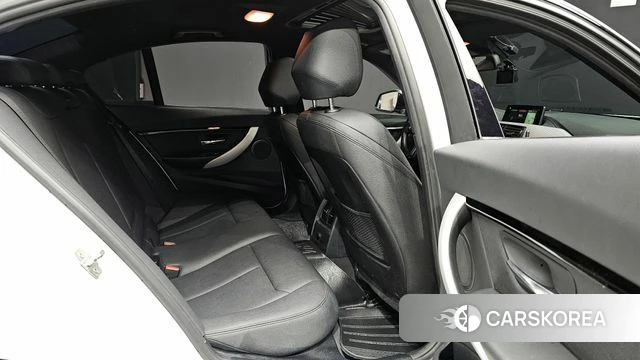 BMW 3 Series (F30) 2018 Белый из Кореи, фото 3