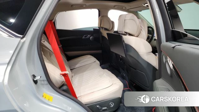 Genesis GV80 Coupe 2024 Цвет галактики из Кореи, фото 3