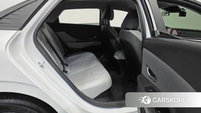 Hyundai Avante Hybrid (CN7) 2022 Белый из Кореи, фото 3