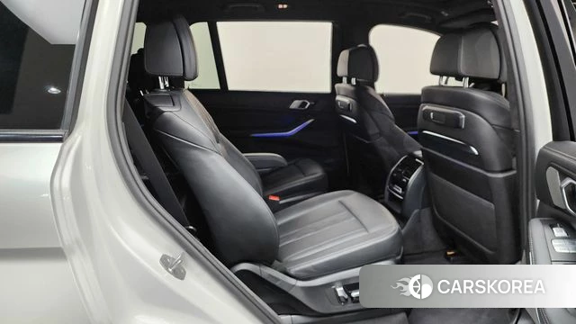 BMW X7 (G07) 2023 Белый из Кореи, фото 3