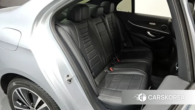 Mercedes-Benz E-Class W213 2022 Серебряный из Кореи, фото 3