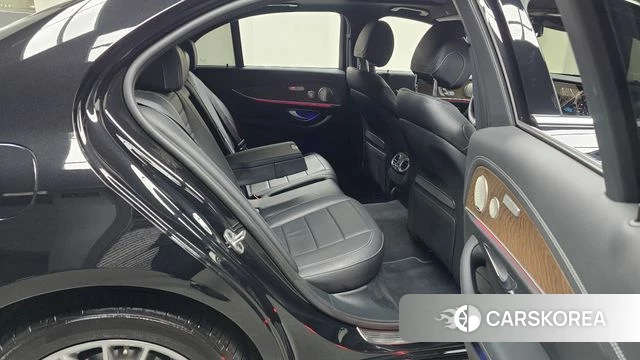 Mercedes-Benz E-Class W213 2023 Черный из Кореи, фото 3