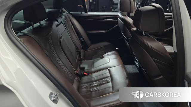 BMW 5 Series (G30) 2019 Белый из Кореи, фото 3