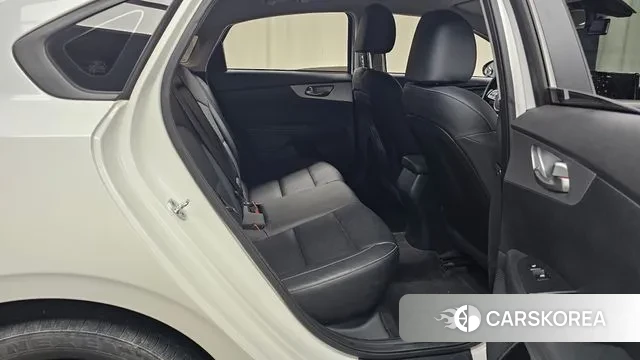 Kia The New K3 2nd generation 2021 Белый из Кореи, фото 3