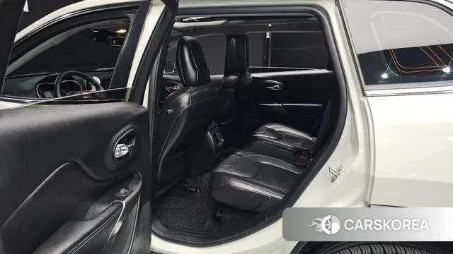 Jeep Cherokee (KL) 2018 Жемчужный цвет из Кореи, фото 3