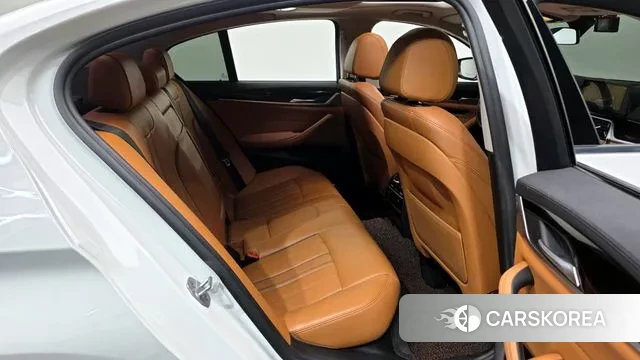 BMW 5 Series (G30) 2018 Белый из Кореи, фото 3