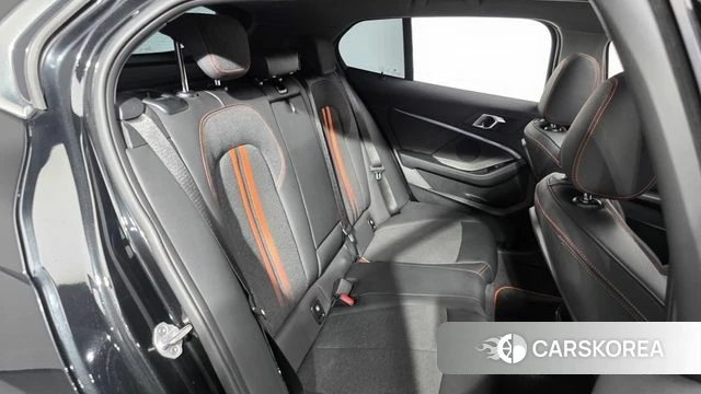 BMW 1 Series (F40) 2021 Черный из Кореи, фото 3