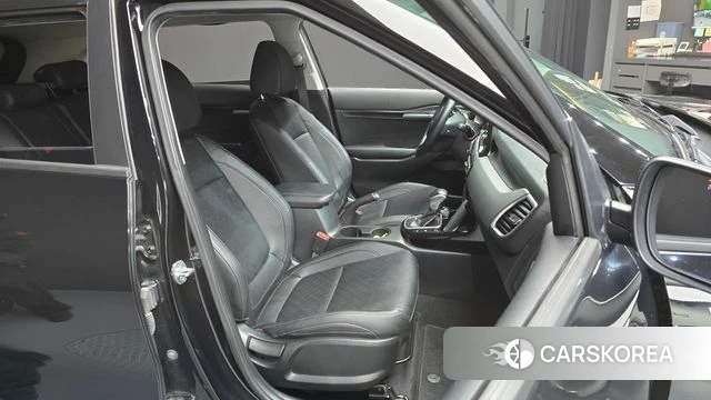 Kia Seltos 2022 Черный из Кореи, фото 3