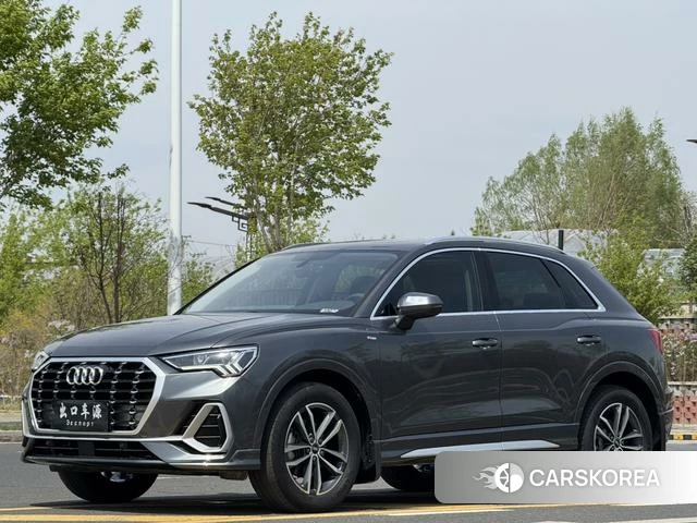 Audi Q3 2022 Темно-серый из Китая, фото 3