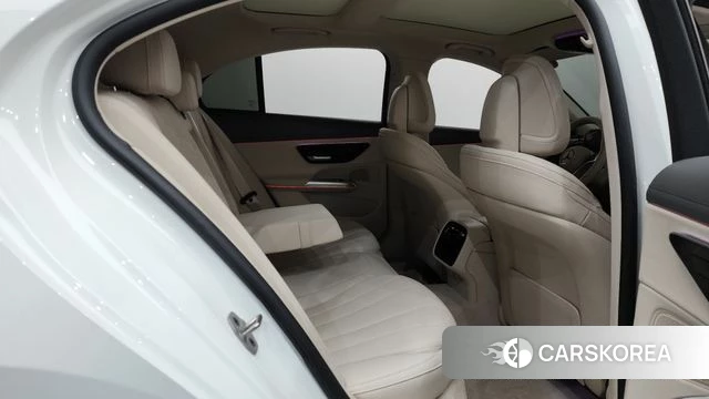 Mercedes-Benz E-Class W214 2024 Белый из Кореи, фото 3
