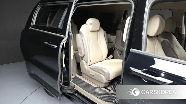 Kia Carnival 4th generation 2021 Черный из Кореи, фото 3