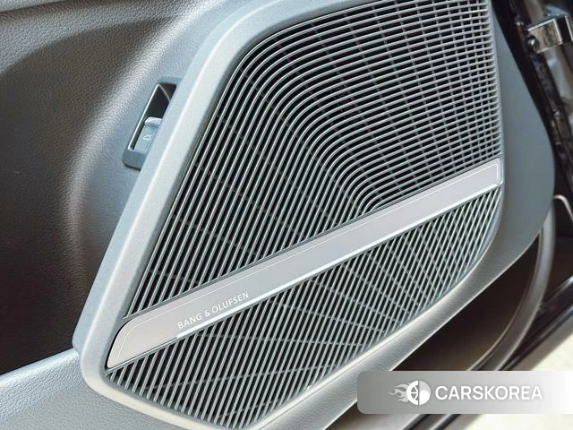 Audi Q5L 2024 Черный из Китая, фото 3