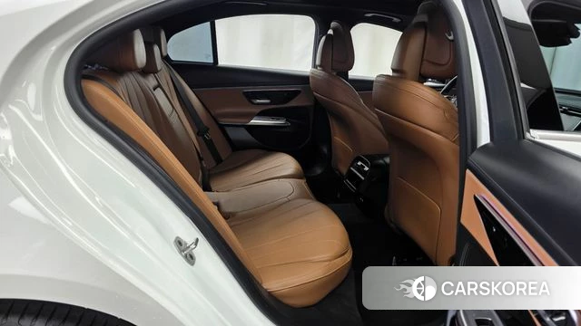 Mercedes-Benz E-Class W214 2024 Белый из Кореи, фото 3