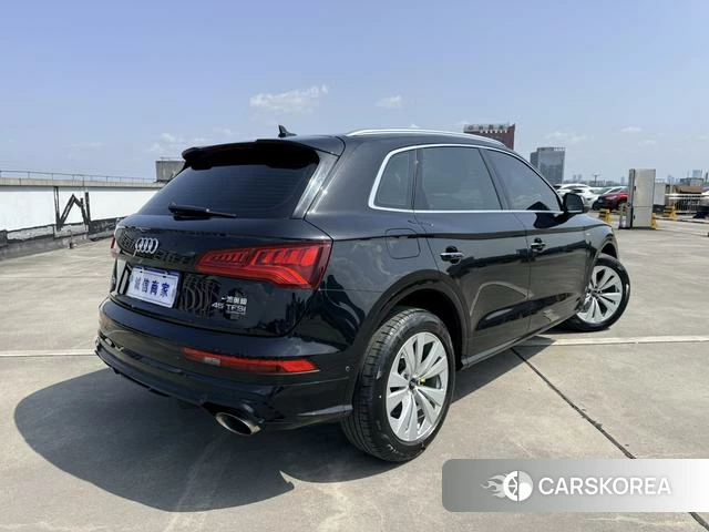 Audi Q5L 2020 Черный из Китая, фото 3