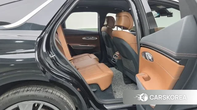 Genesis GV70 2023 Черный из Кореи, фото 3