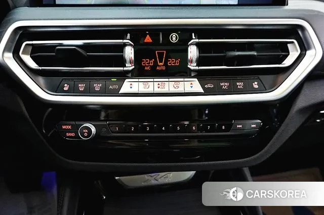 BMW X4 (G02) 2024 Черный из Кореи, фото 3