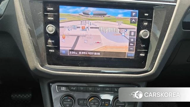 Volkswagen Tiguan second Generation 2019 Белый из Кореи, фото 3