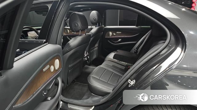 Mercedes-Benz E-Class W213 2021 Серый из Кореи, фото 3