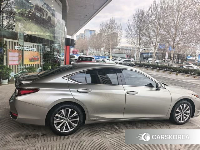 Lexus ES 2021 Серебристо-серый из Китая, фото 3