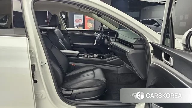 Kia The New K5 3rd generation 2023 Белый из Кореи, фото 3