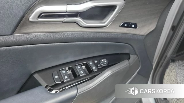 Kia Sportage 5th Generation 2022 Серебристо-серый из Кореи, фото 3