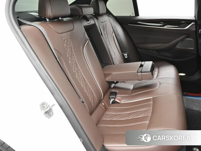 BMW 5 Series (G30) 2021 Белый из Кореи, фото 3