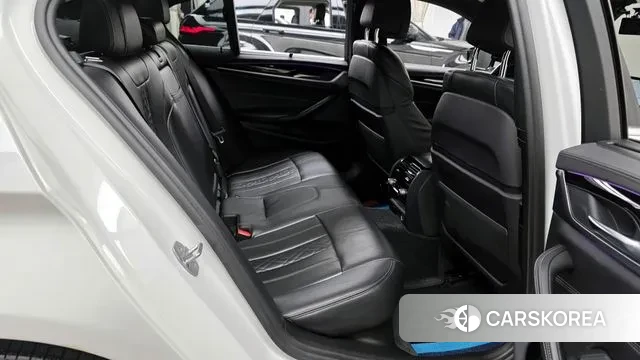 BMW 5 Series (G30) 2018 Белый из Кореи, фото 3