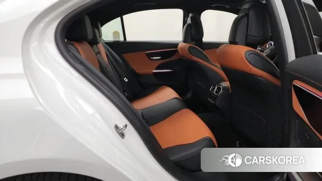 Mercedes-Benz C-Class W206 2025 Белый из Кореи, фото 3