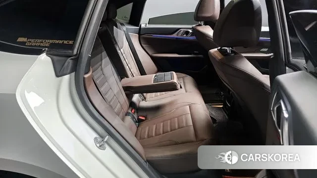 BMW 4 Series (G22) 2022 Белый из Кореи, фото 3