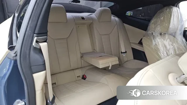 BMW 4 Series (G22) 2021 Жемчужный цвет из Кореи, фото 3