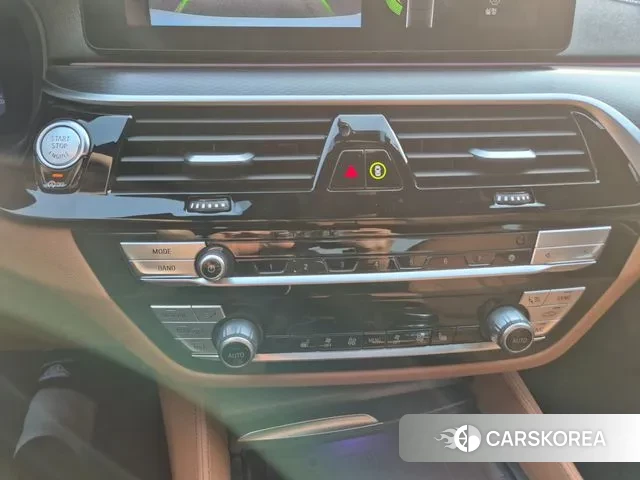 BMW 5 Series (G30) 2022 Белый из Кореи, фото 3