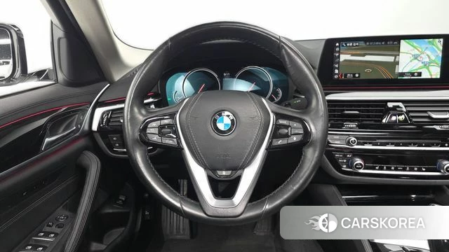 BMW 5 Series (G30) 2018 Белый из Кореи, фото 3