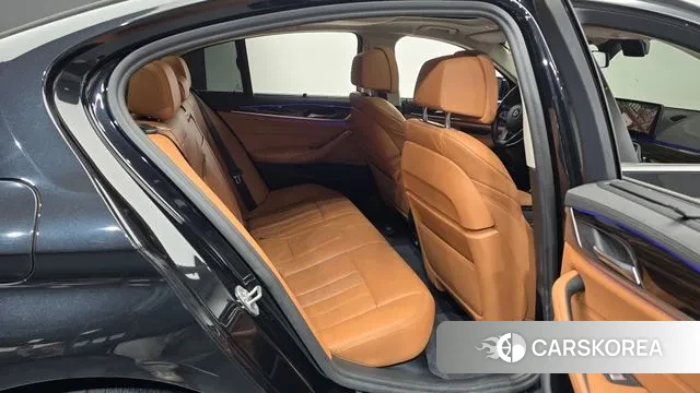 BMW 5 Series (G30) 2022 Черный из Кореи, фото 3