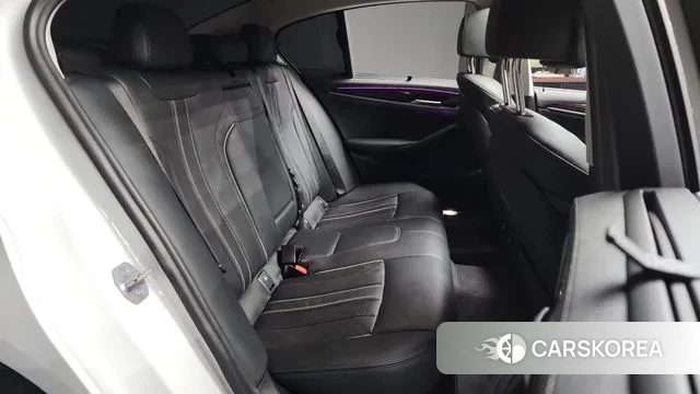 BMW 5 Series (G30) 2022 Белый из Кореи, фото 3