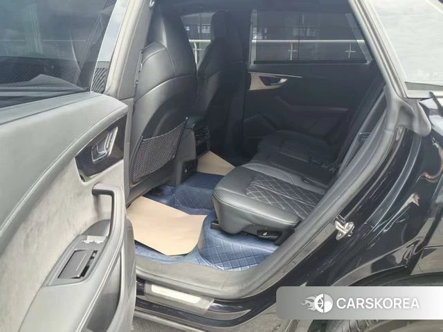 Audi Q8 2021 Черный из Китая, фото 3